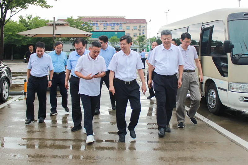 银河集团有军魂|省政府向导莅临银河集团视察旅行-银河集团